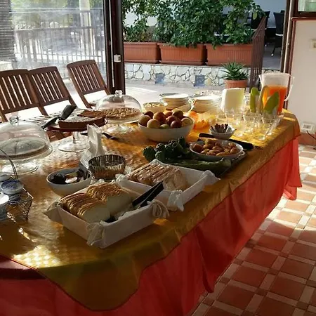 Πανσιόν Perla Del Mare 3*